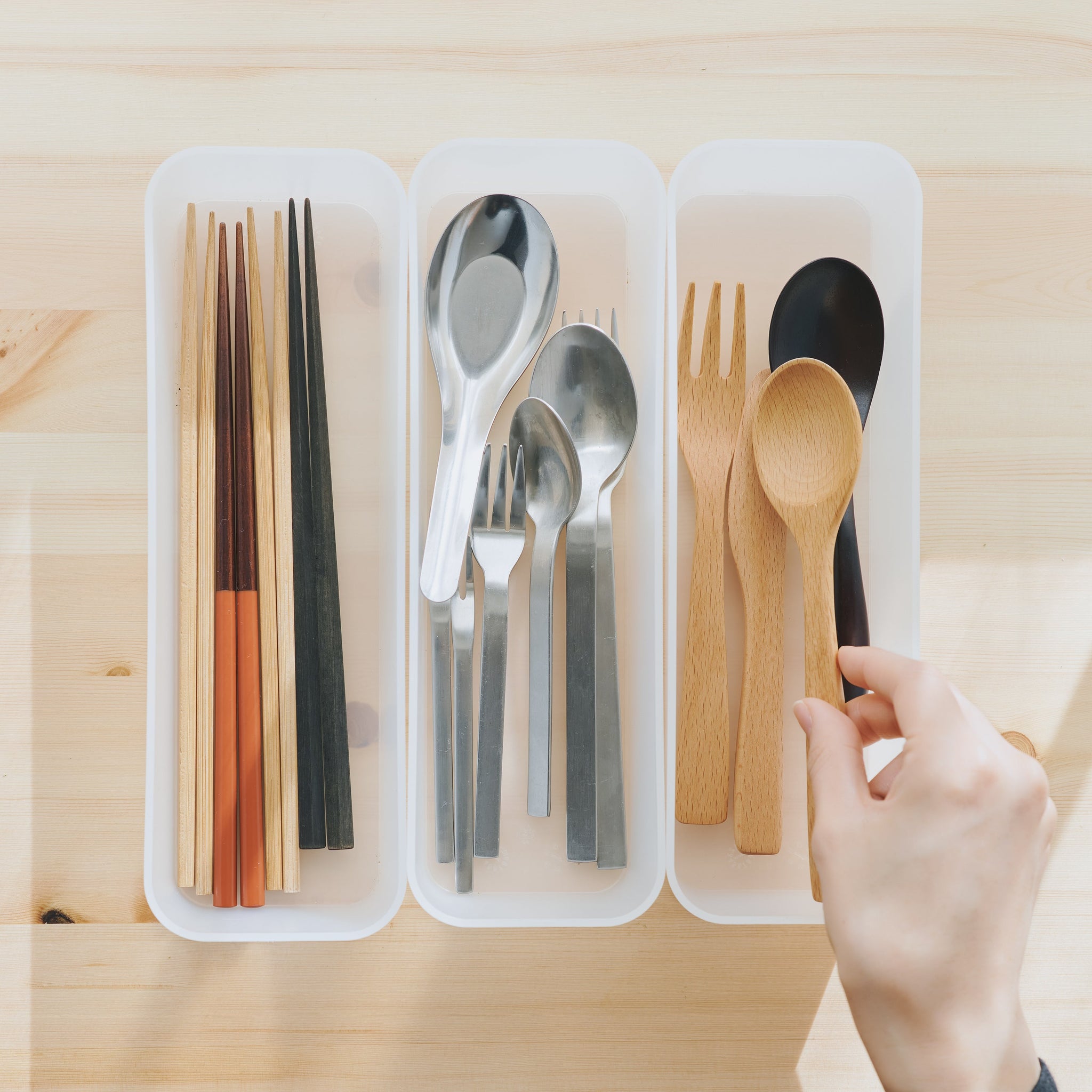 Caja organizadora de polipropileno 2 (ancho 3,3 x profundidad 10 x alto 2”)