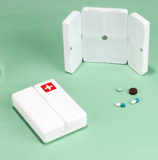 Custom Logo Portable Magnetic Plastic Pill Box 7 Compartments Travel  Pill Storage Case Weekly Pill Organizer