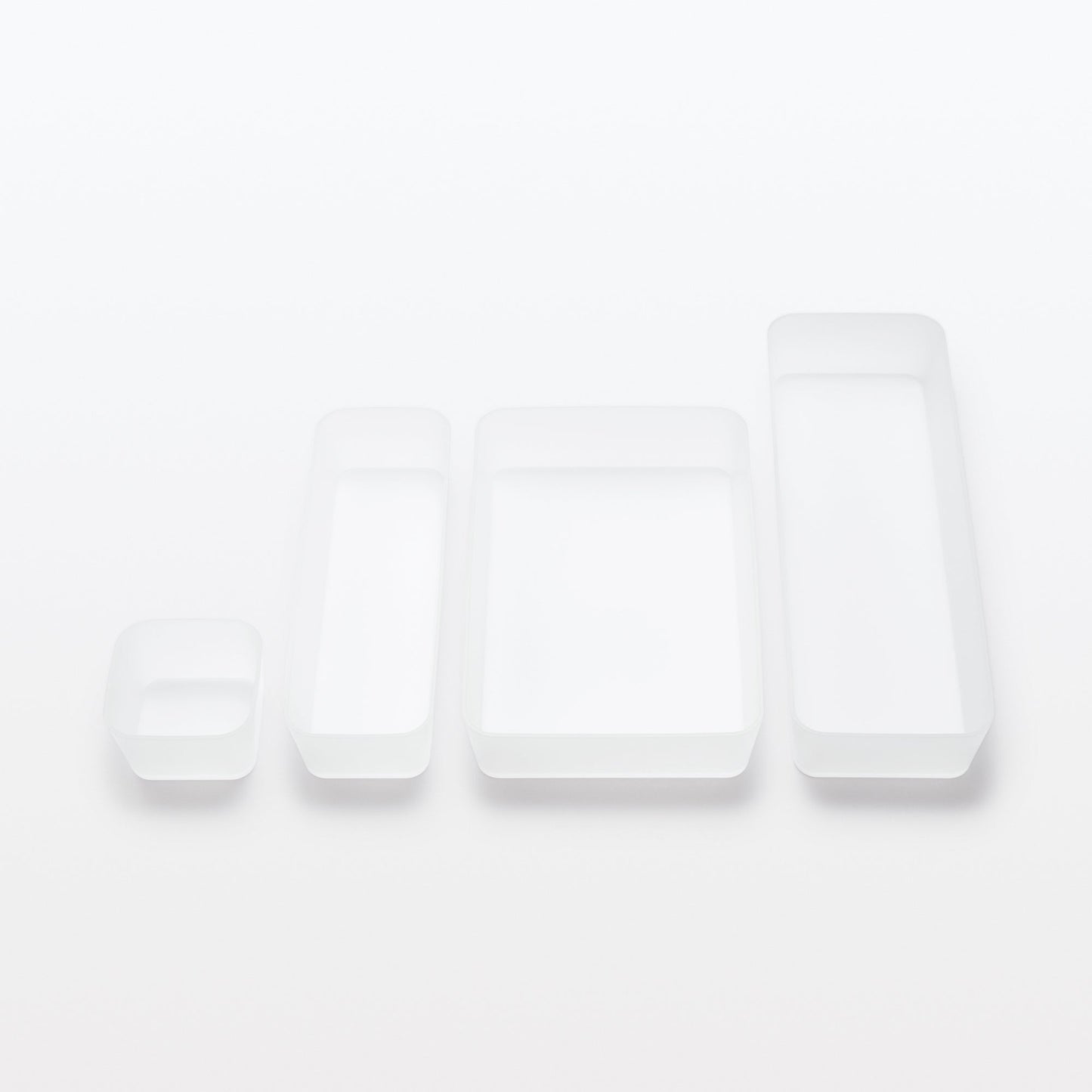 Caja organizadora de polipropileno 4 (ancho 4,5 x profundidad 13,4 x alto 2”)