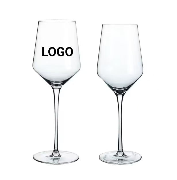 Copas de vino tinto de cristal transparente con logotipo personalizado y tallo largo. Elegantes copas de vino tinto.