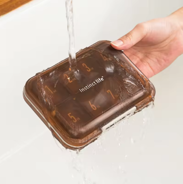 Portable 7 Days Medicine Storage Box Set Mini Pills Box for Travel with Custom logo