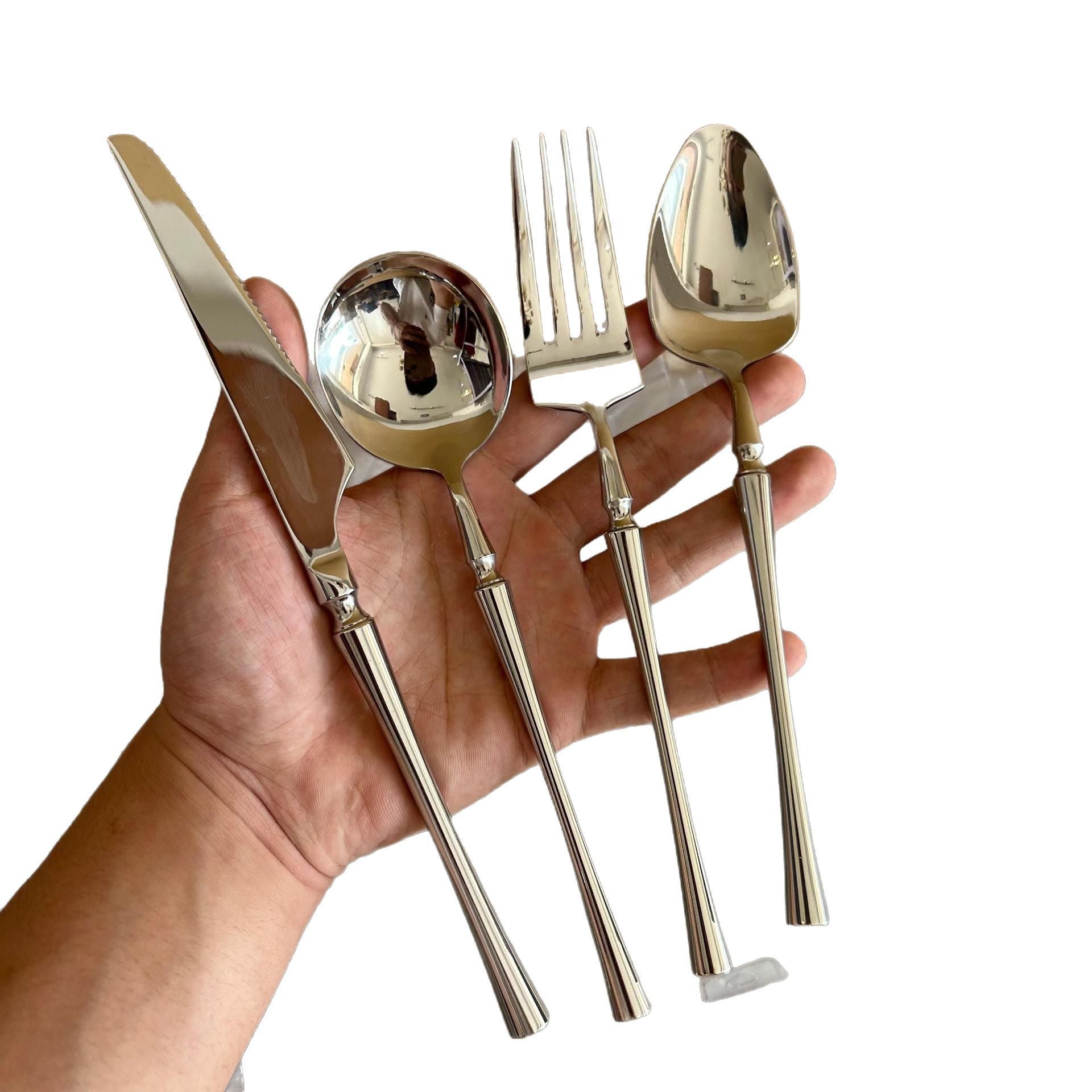 Cubiertos occidentales de acero inoxidable para venta al por mayor transfronteriza: cuchillos, tenedores, cucharas, cuchillos para carne, cucharas de postre y tenedores de fruta para uso doméstico y en restaurantes.