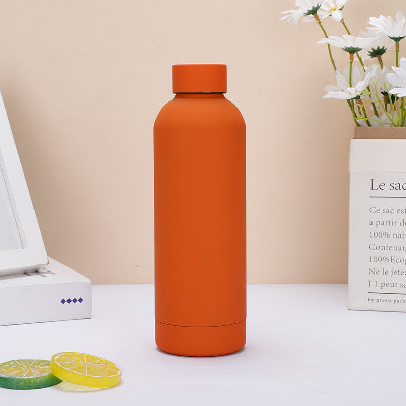 Botella de agua aislada al vacío de acero inoxidable 304 de 17 oz con logotipo personalizado, acabado de goma mate, frasco de viaje de boca estrecha.