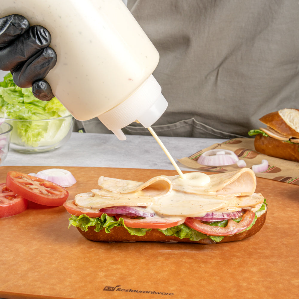 Botella de plástico transparente de 32 oz (primero en entrar, primero en salir), tapa invertida, rellenable y dispensadora, 8,9 x 8,9 x 23 cm (3 1/2 x 3 1/2 x 9 pulgadas), caja de 1 unidad