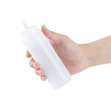 Botella de plástico transparente para apretar Sauce Tek de 8 oz - Punta de precisión - 2" x 2" x 7" - Caja de 1 unidad