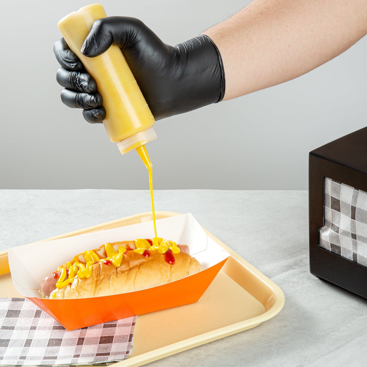 Botella de plástico transparente para apretar Sauce Tek de 8 oz - Punta de precisión - 2" x 2" x 7" - Caja de 1 unidad