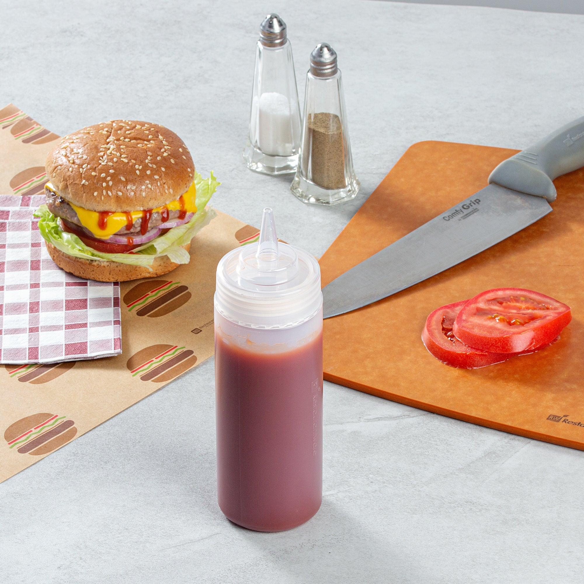 Botella de plástico transparente Sauce Tek de 12 oz - Punta de precisión - 2 1/4" x 2 1/4" x 8" - Caja de 1 unidad