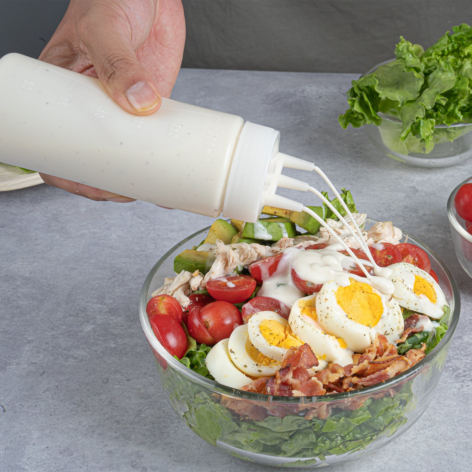 Botella de plástico transparente multiusos Sauce Tek de 12 oz (con punta de triple dispersión) - Caja de 6 unidades