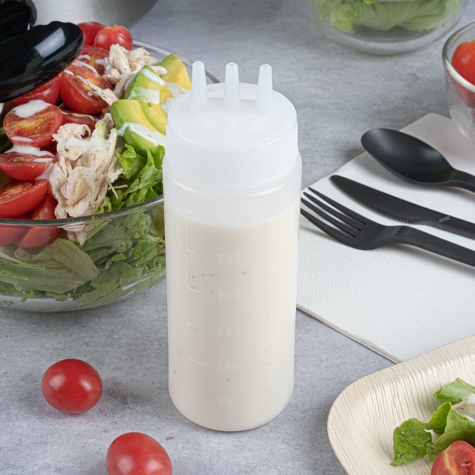 Botella de plástico transparente multiusos Sauce Tek de 12 oz (con punta de triple dispersión) - Caja de 6 unidades