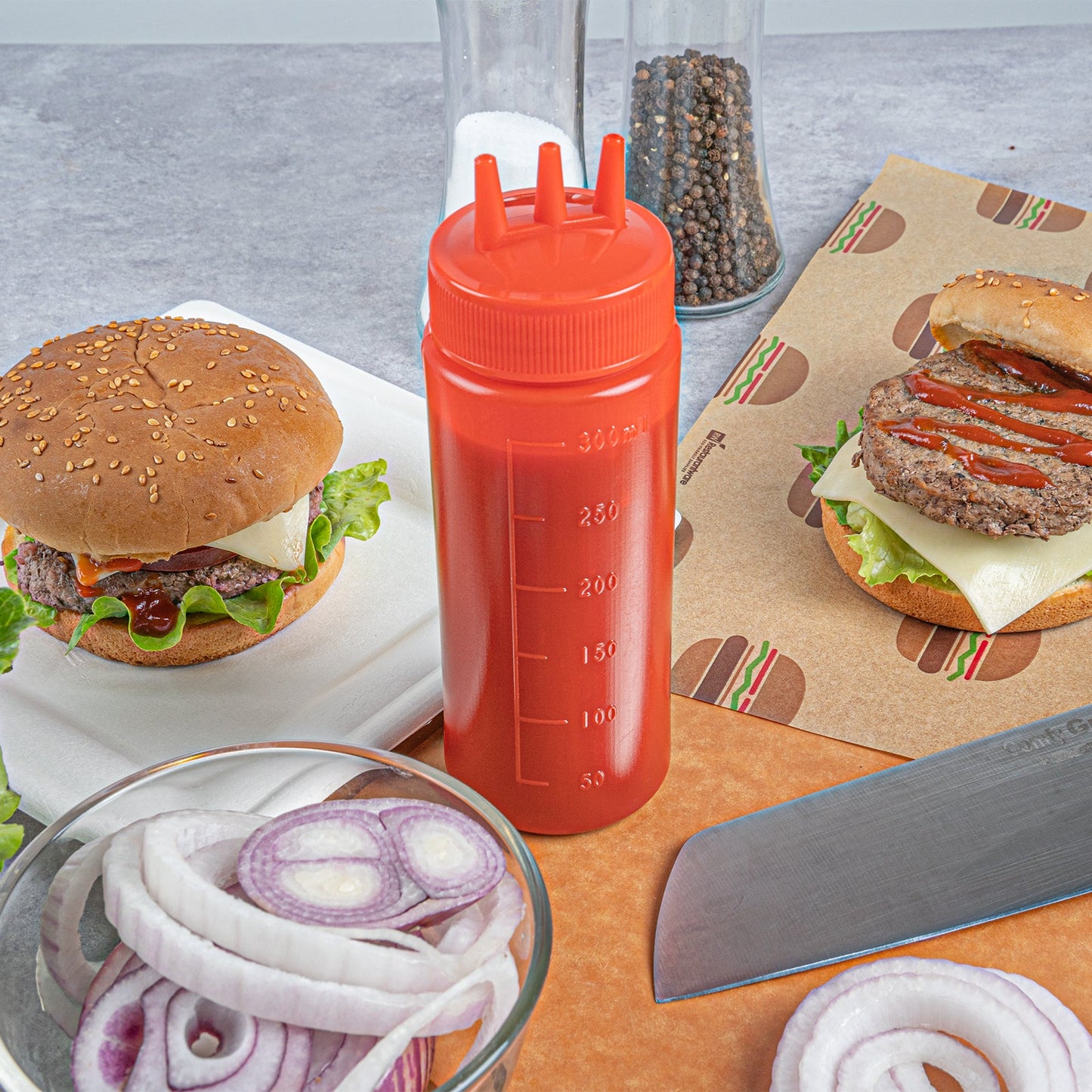 Botella de plástico para ketchup Sauce Tek de 12 oz, color rojo, con punta de triple dispersión, caja de 6 unidades