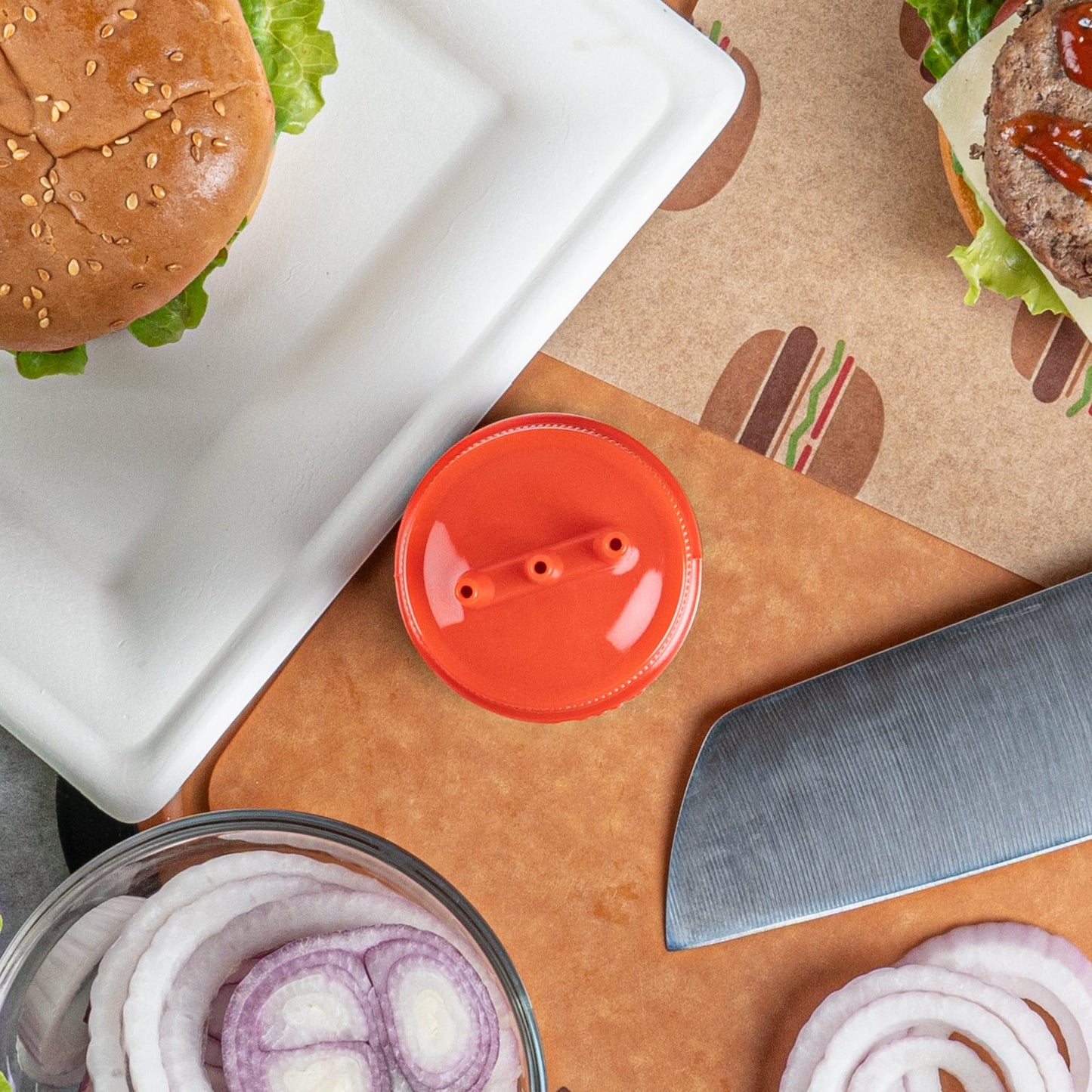 Botella de plástico para ketchup Sauce Tek de 12 oz, color rojo, con punta de triple dispersión, caja de 6 unidades