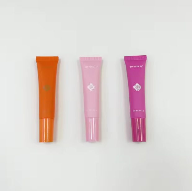 Squeeze Lip Balm Tubes Empty Soft Plastic Packaging Custom Logo Lip Gloss Tube Plastic Applicator